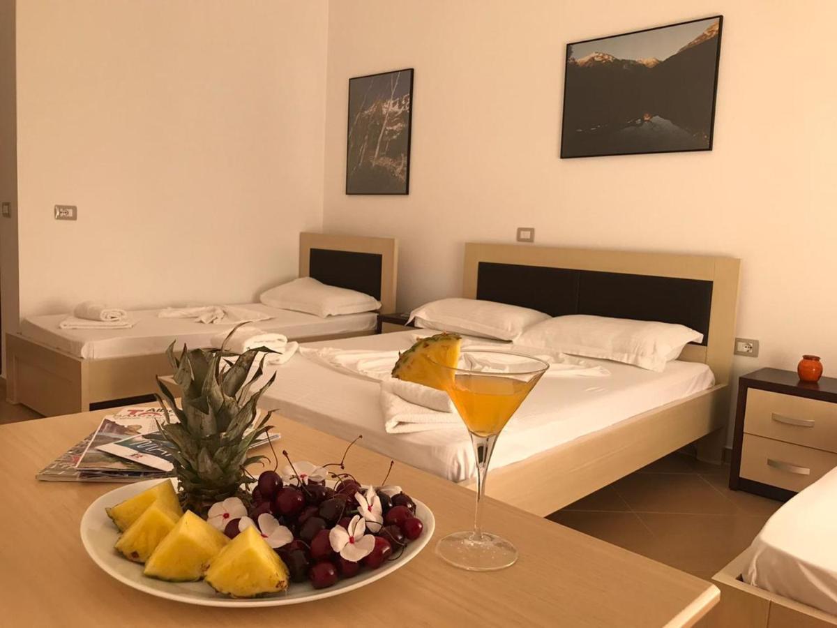 Family Hotel Haruni Ксамил Екстериор снимка