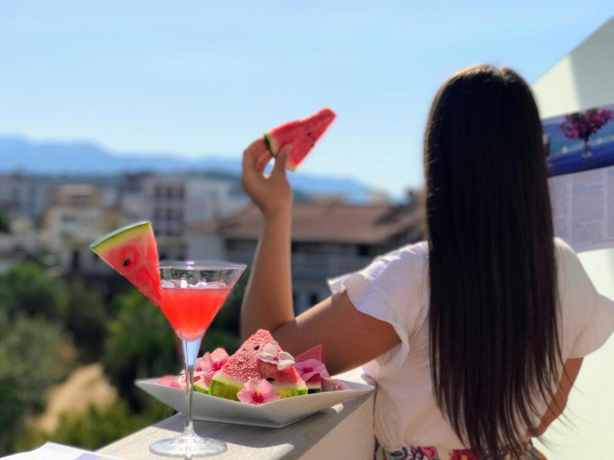 Family Hotel Haruni Ксамил Екстериор снимка