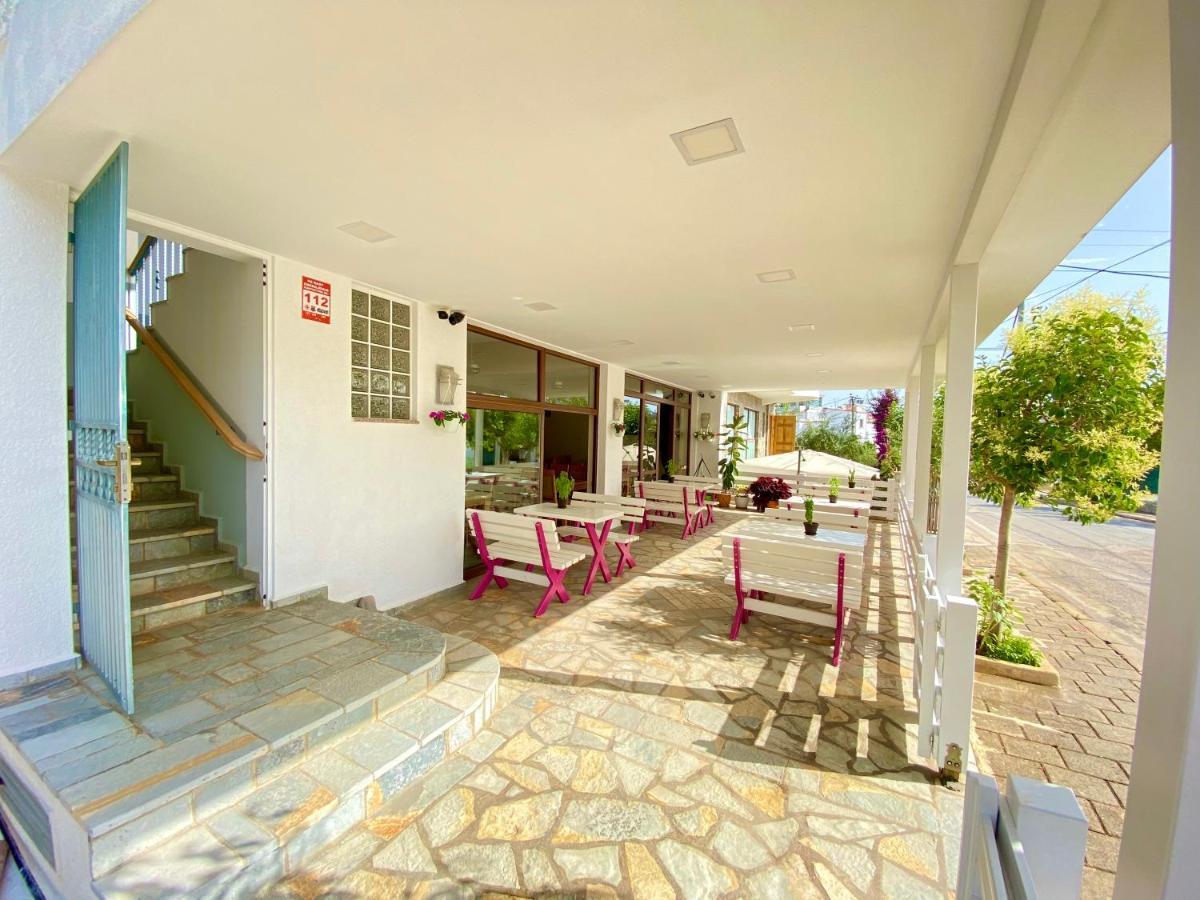 Family Hotel Haruni Ксамил Екстериор снимка