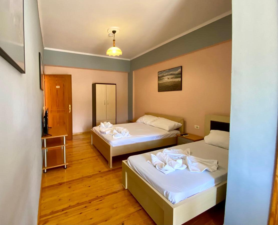 Family Hotel Haruni Ксамил Екстериор снимка