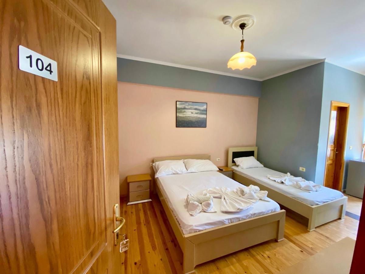 Family Hotel Haruni Ксамил Екстериор снимка