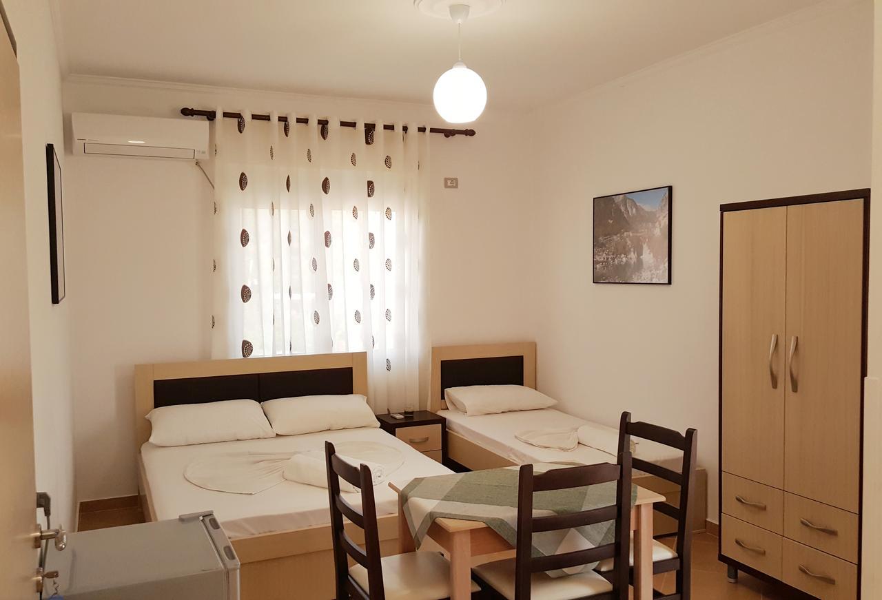 Family Hotel Haruni Ксамил Екстериор снимка