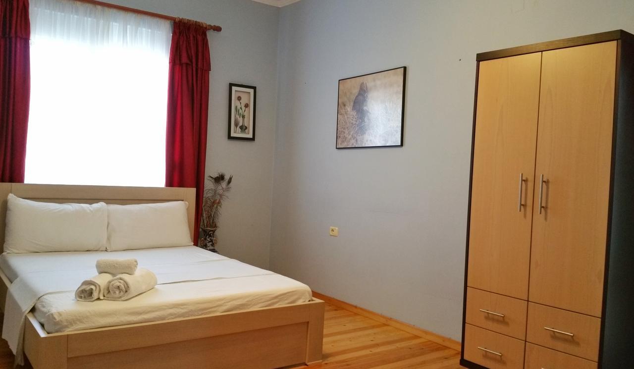 Family Hotel Haruni Ксамил Екстериор снимка